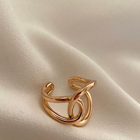 Gold Ring 18k Gold Plated Modern Elegant Adjustable Ring - Picture 2 of 13